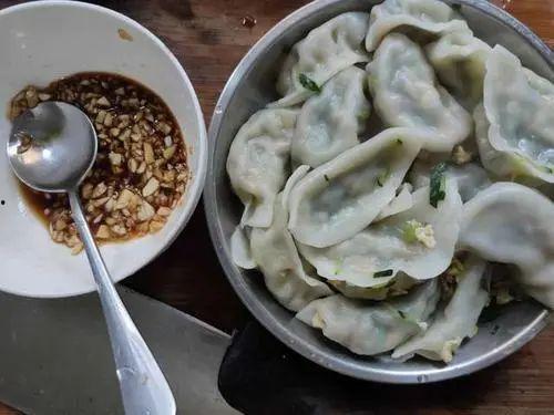 吃大瓜饺子的视频大全集,美味瞬间，尽在这一盘