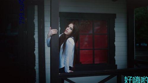 黑色衣服吃瓜视频,揭秘网络热传视频背后的故事