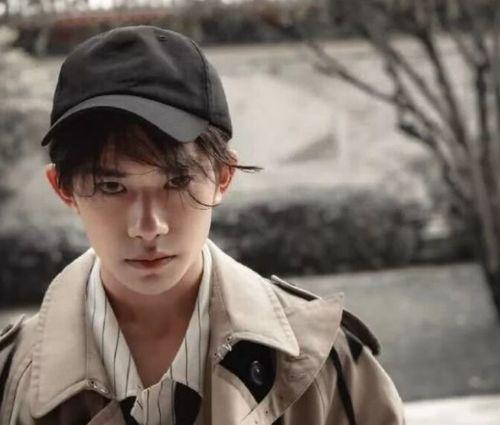 易烊千玺吃瓜录屏视频,揭秘明星幕后趣事